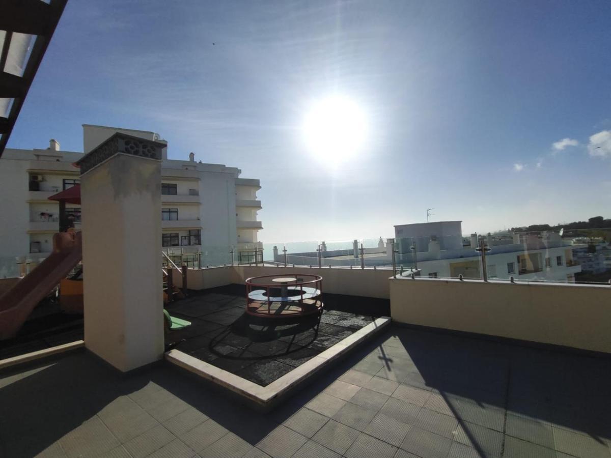 Armacao De Pera Ocean Terrace With Pool By Homing Apartment Luaran gambar